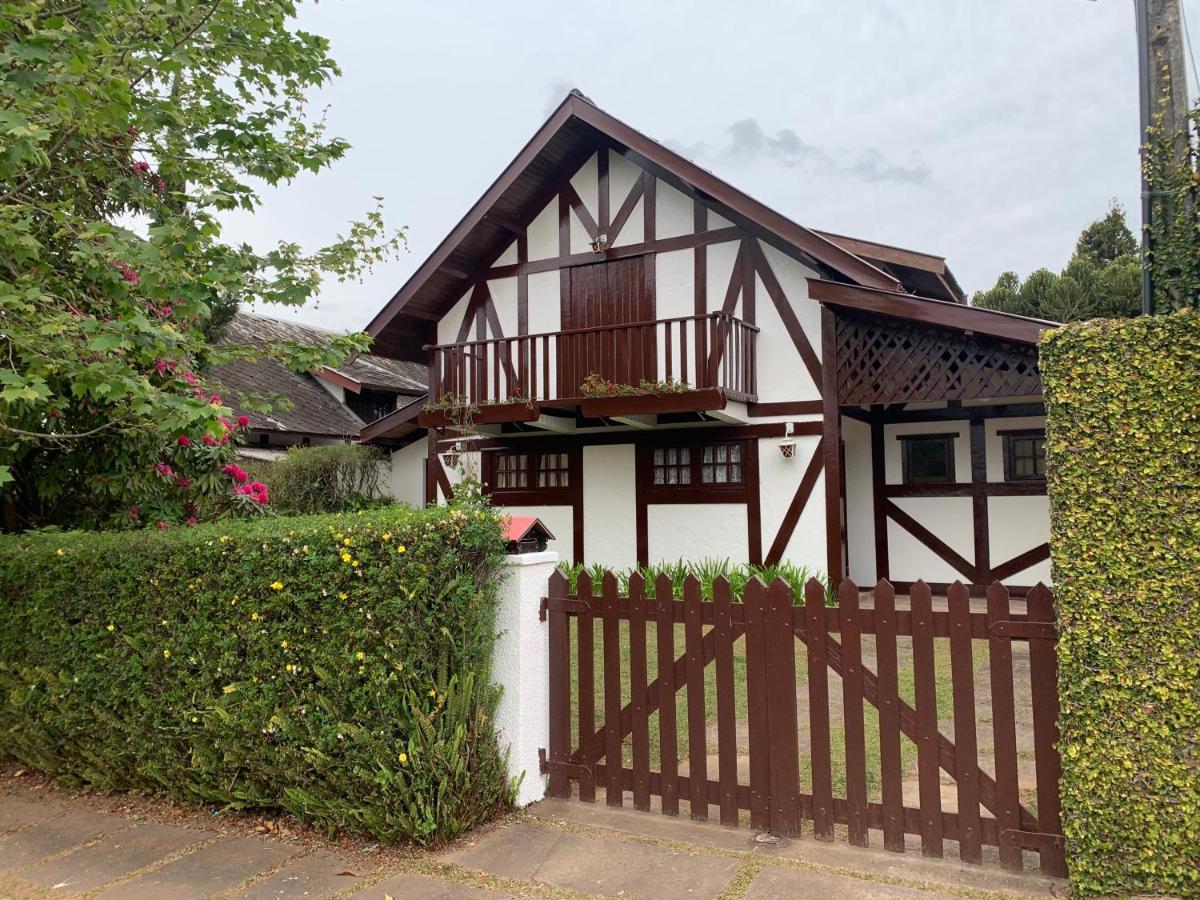 Linda Casa! Aconchegante e com ótima localização Campos do Jordão Exterior foto