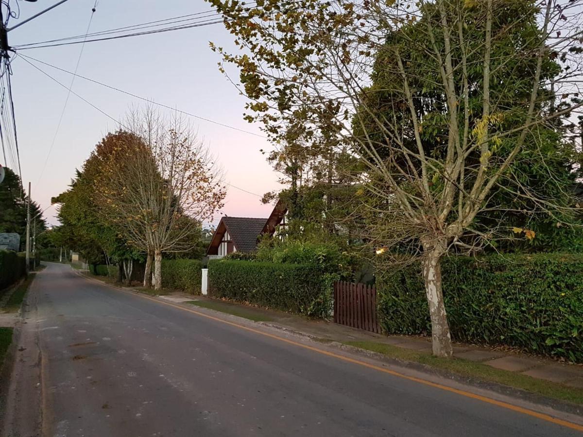 Linda Casa! Aconchegante e com ótima localização Campos do Jordão Exterior foto