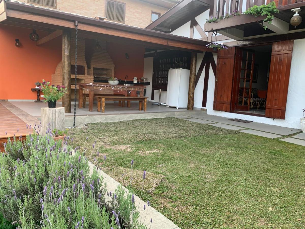 Linda Casa! Aconchegante e com ótima localização Campos do Jordão Exterior foto
