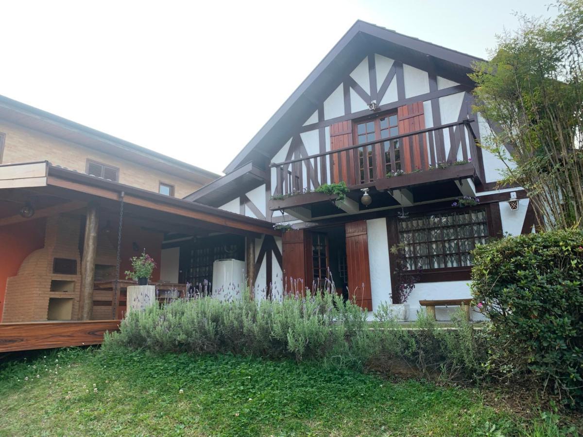 Linda Casa! Aconchegante e com ótima localização Campos do Jordão Exterior foto